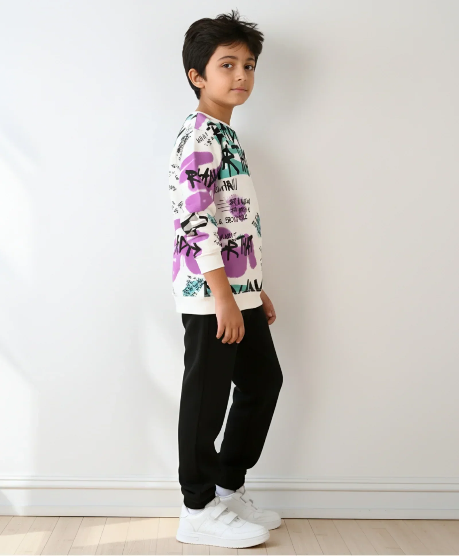 READY FOR THAT ROUND NECK BOYS FLEECE SWEATSHIRT WARM BLACK JOGGER SET - WHITE/BLACK - Image 6